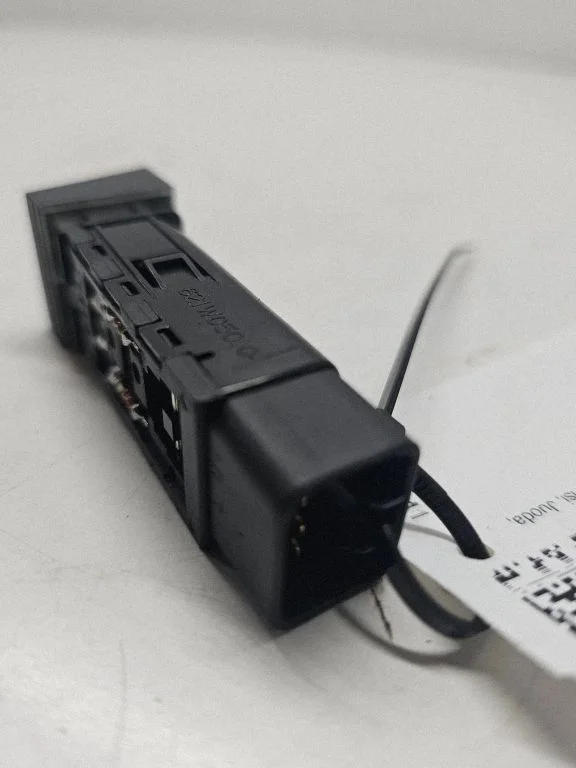 Priešrūkinių žibintų jungtukas