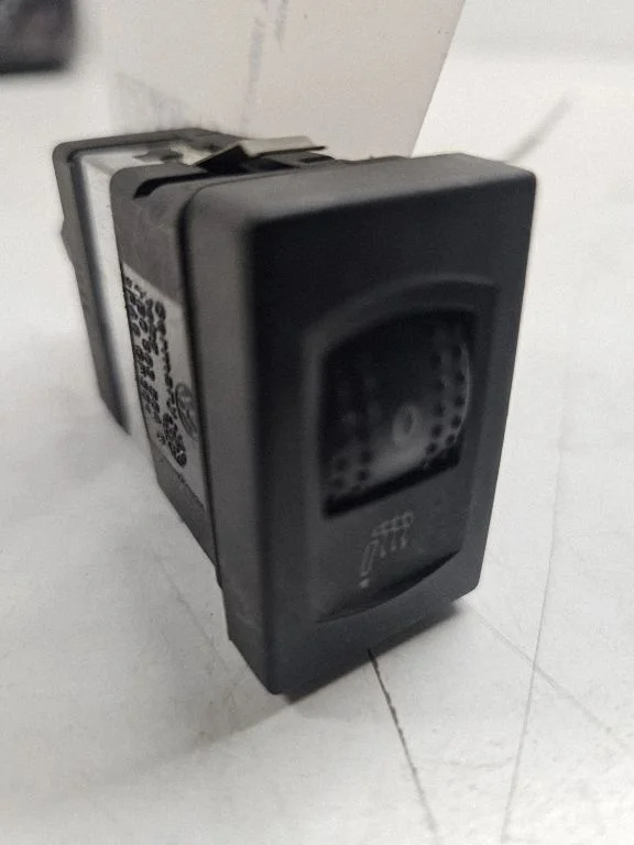 Seat heating switch – Volkswagen Passat B5 (1997-2000)