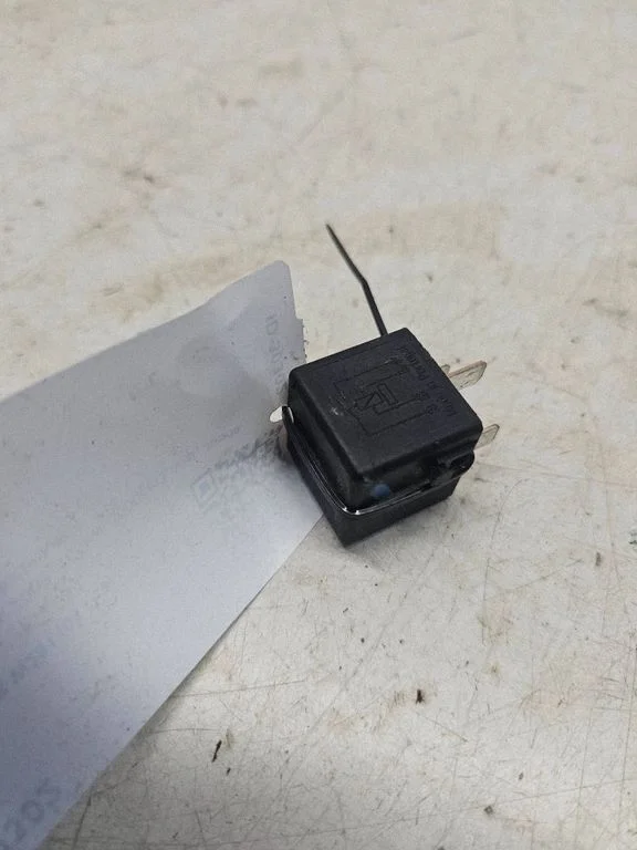 Other relay A0025421319