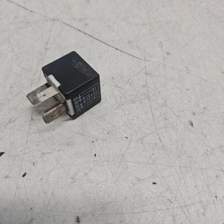 Other relay 443951253J