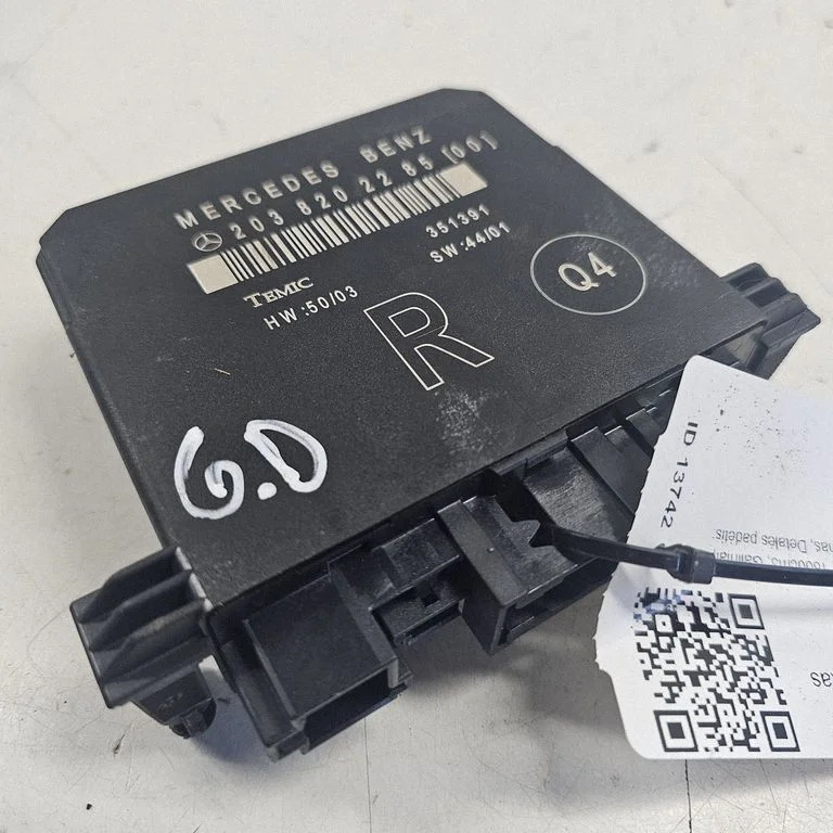 Door control unit/module – Mercedes-Benz C-Class W203 (2000-2007)