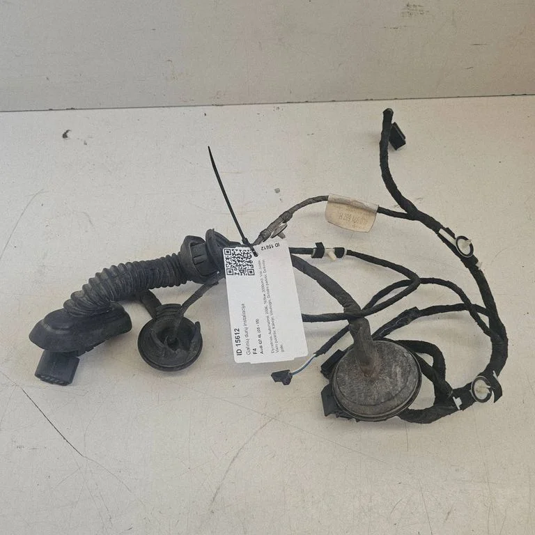 Aizmugurējo durvju vadu instalācija 4L0971687H