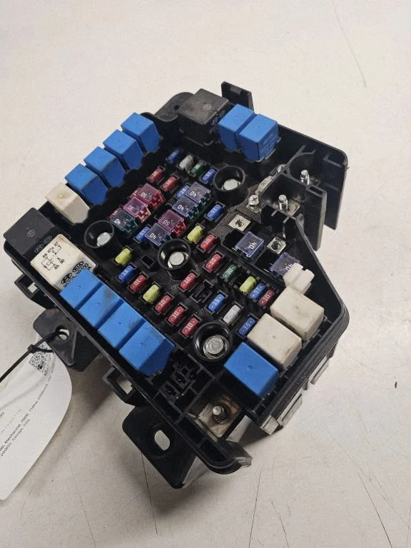 Fuse module – Hyundai Santa Fe (2006-2012)