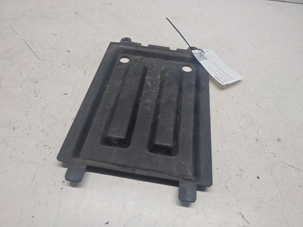 Muu mootoriruumi osa 9X23R7081AA
