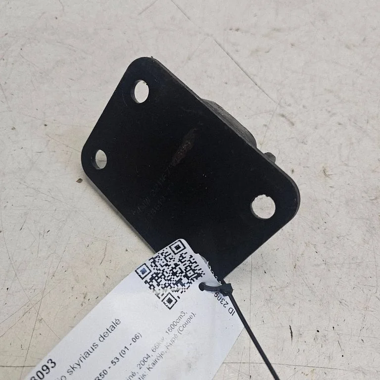 Kita variklio skyriaus detalė