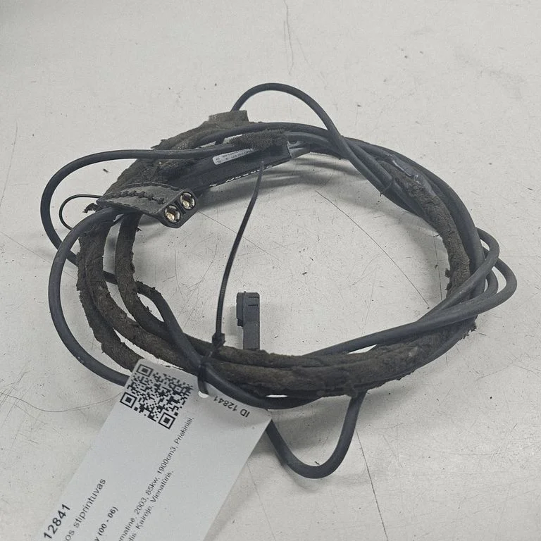 Antenas pastiprinātājs 7M0035577G