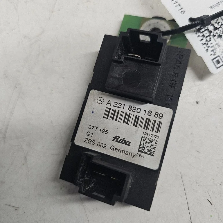 Antenas pastiprinātājs – Mercedes-Benz S klase W221 (2005-2013)