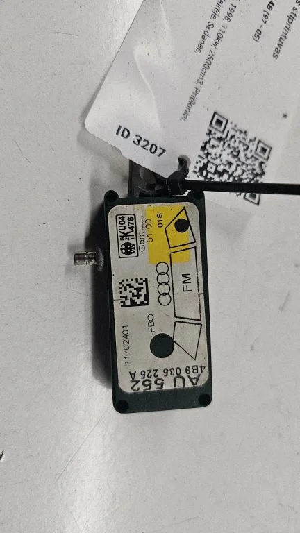 Antenas pastiprinātājs – Audi A6 S6 C5 4B (1997-2005)