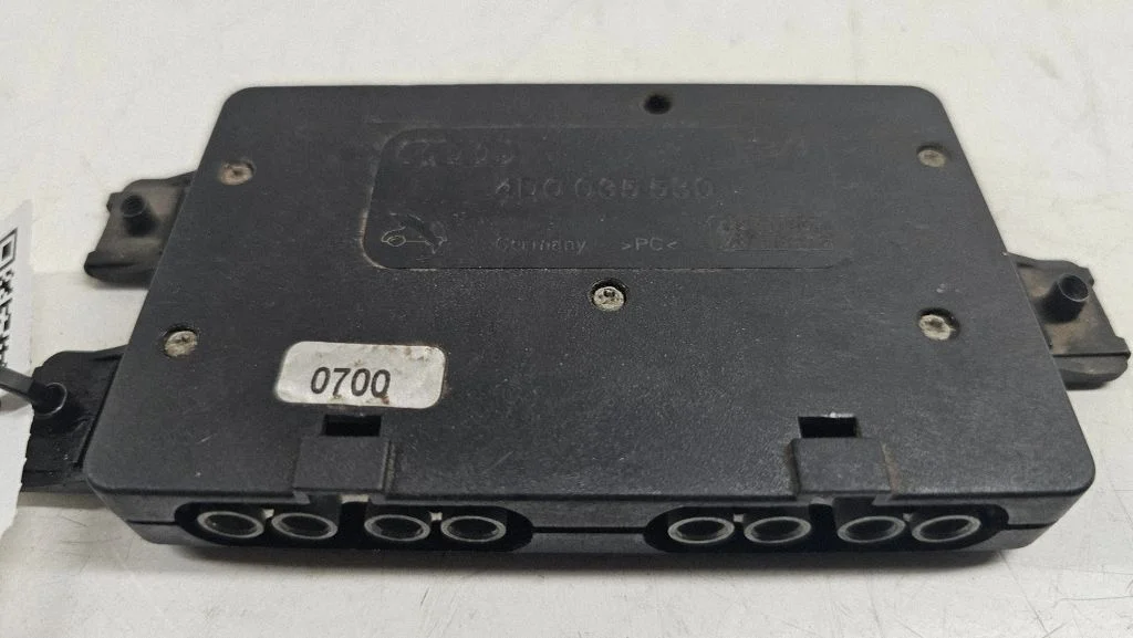 Antenas pastiprinātājs – Audi A6 S6 C5 4B (1997-2005)