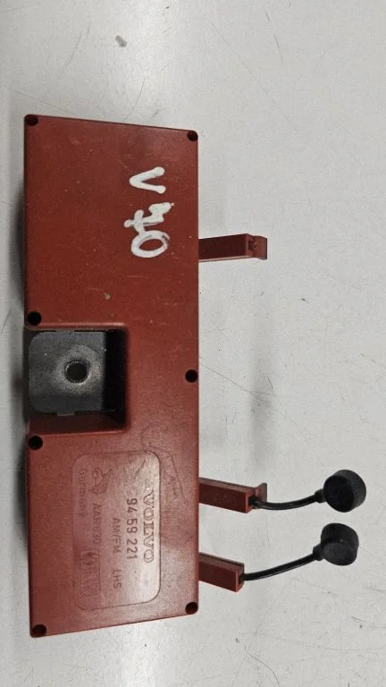 Aerial antenna amplifier – Volvo S70 V70 V70 XC (1997-2000)