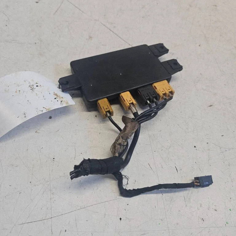 Wzmacniacz antenowy – Audi A6 Allroad C5 (1999-2005)