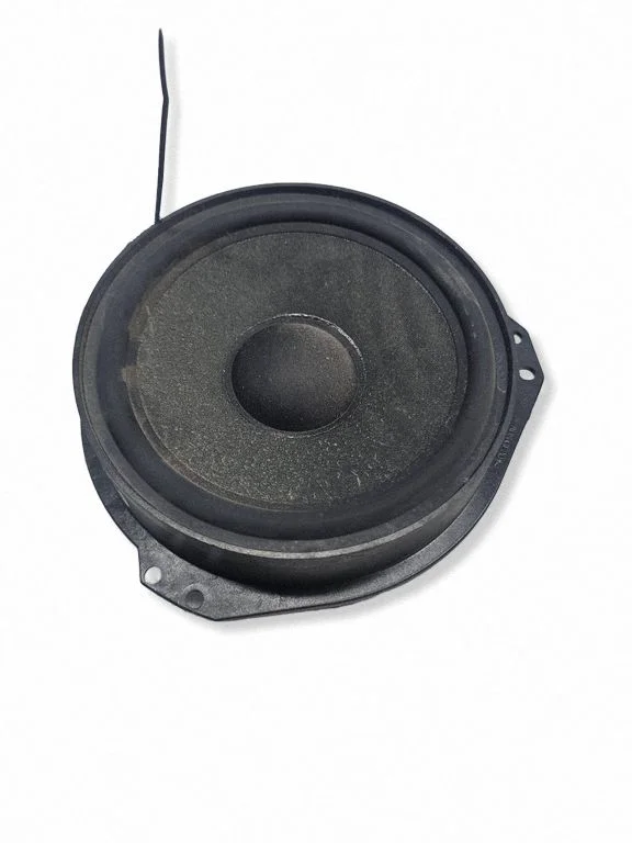Skaļrunis (-ņi) priekšējās durvīs 9175188