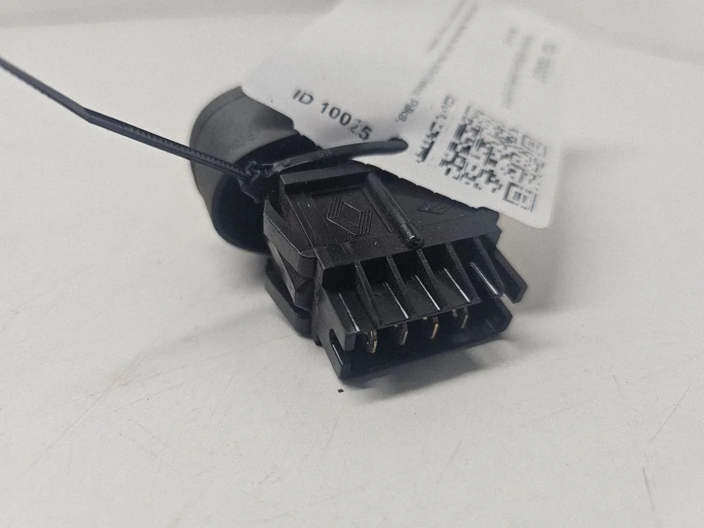 Stiklo šildymo elektra jungtukas