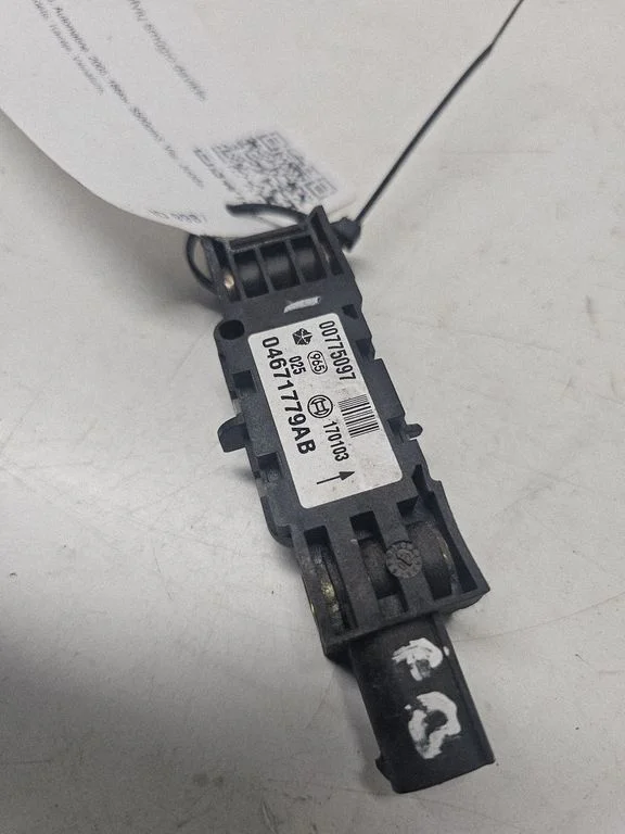 Drošības spilvenu trieciena sensors 04671779AB
