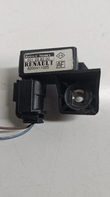 Drošības spilvenu trieciena sensors 8200411025