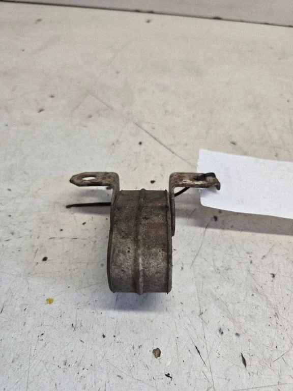 Muffler mount bracket/holder 1H0253147B