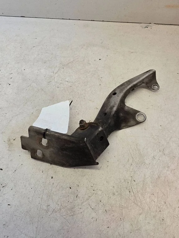Muffler mount bracket/holder 7789165