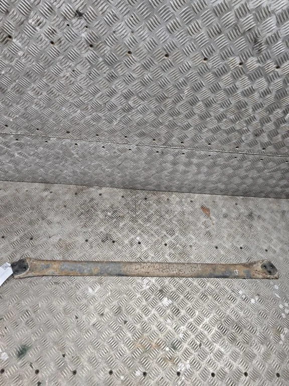 Kita galinės važiuoklės detalė