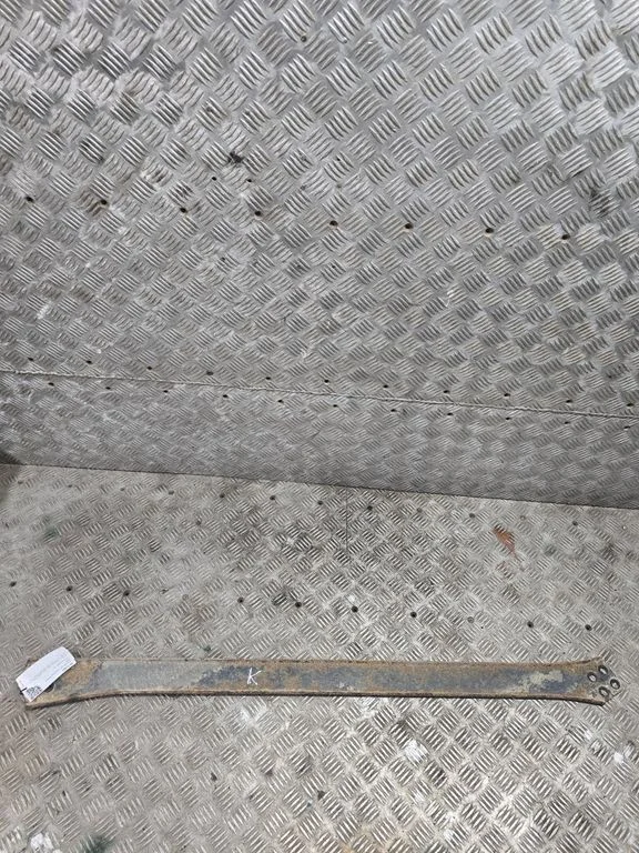 Kita galinės važiuoklės detalė