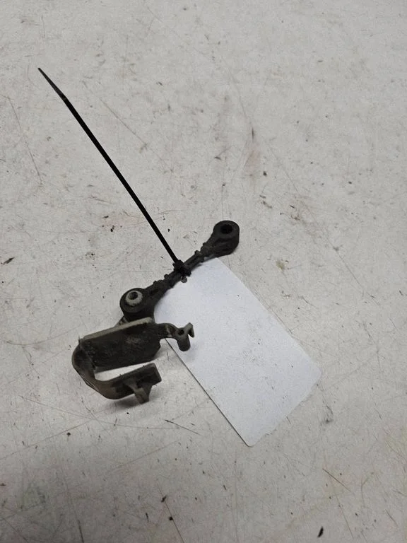 Kita galinės važiuoklės detalė