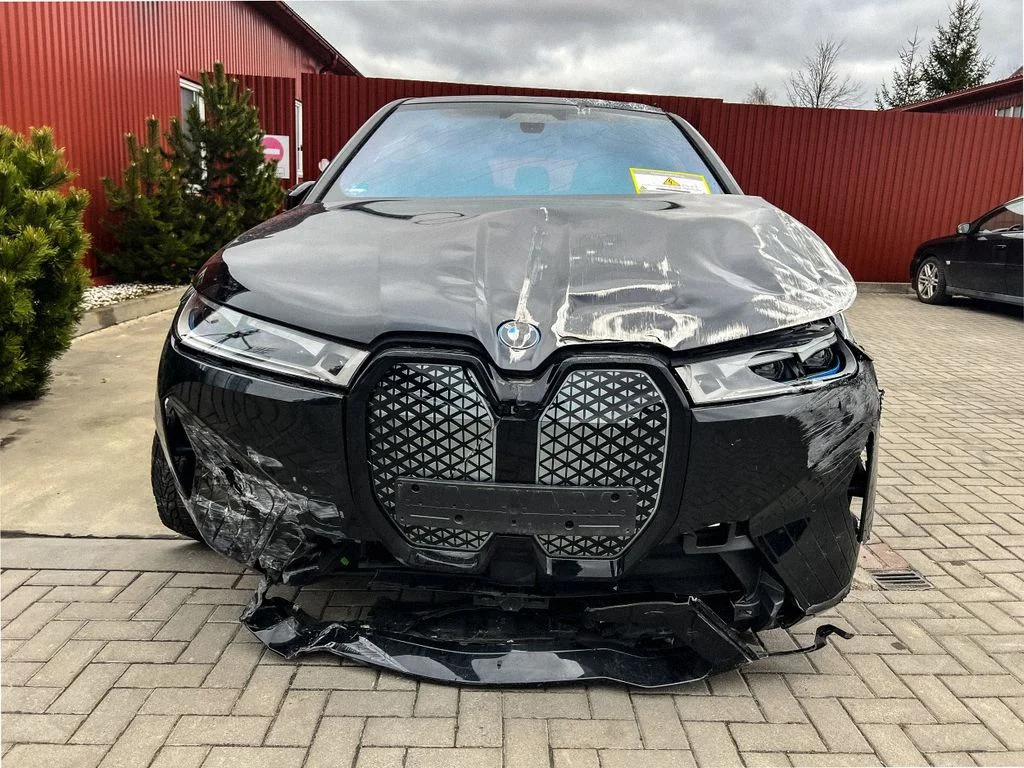 BMW iX3