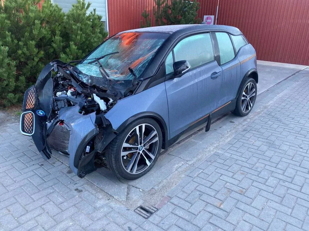 BMW i3