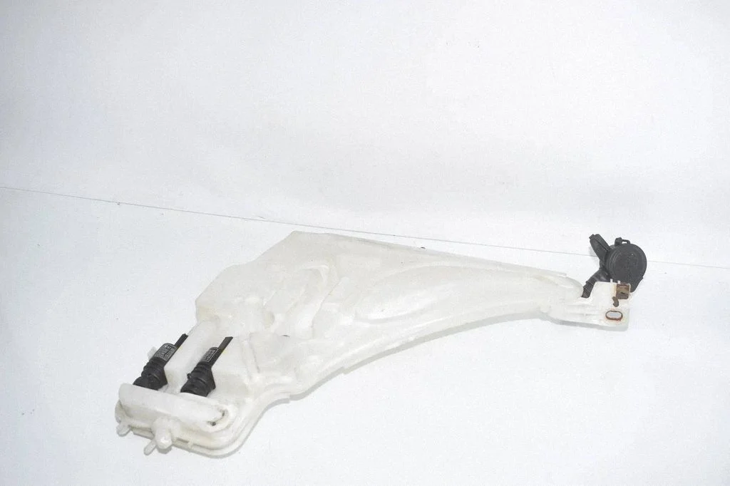 Windshield washer fluid reservoir/tank 7241675