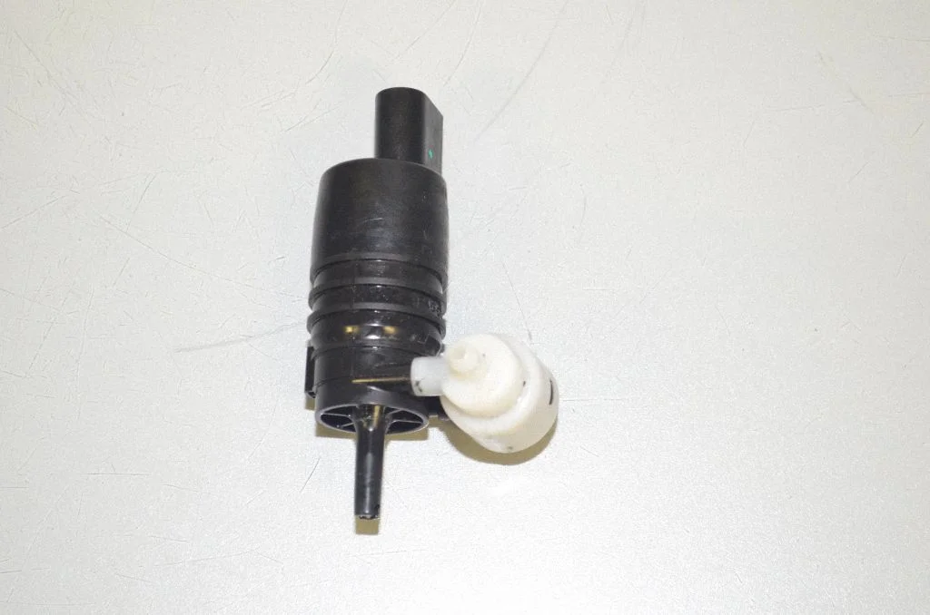 Windscreen/windshield washer pump 7388349