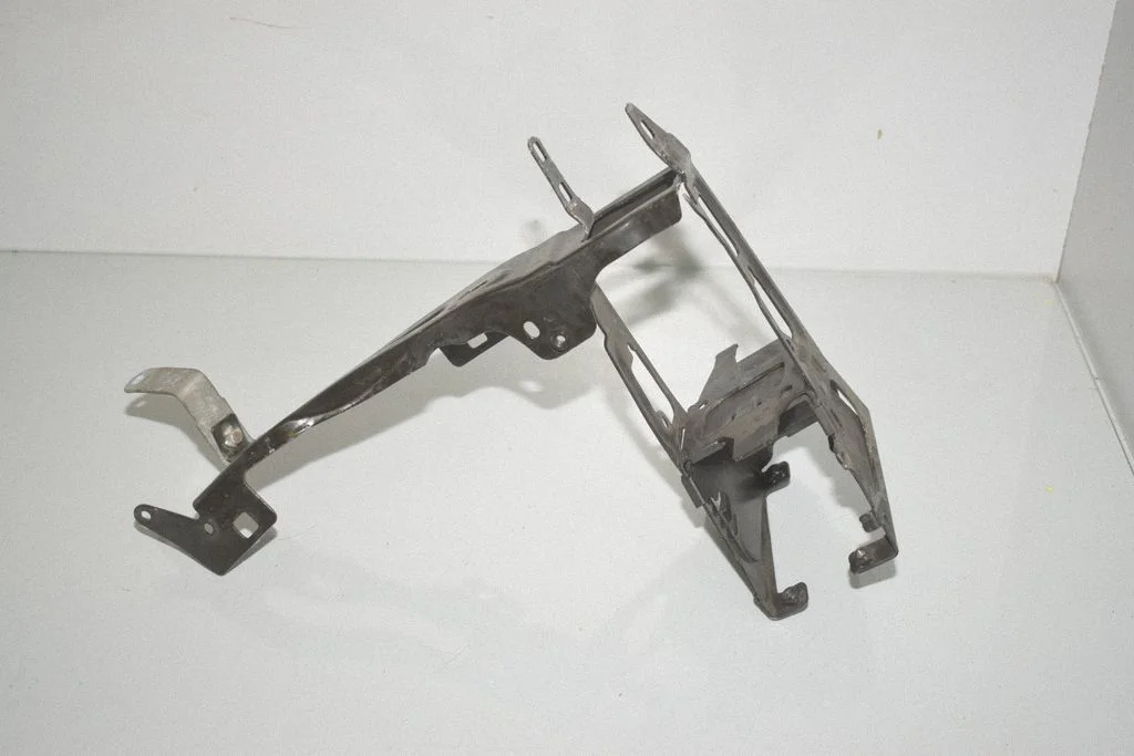Headlight/headlamp mounting bracket – BMW 4 Series F36 Gran coupe (2014-2017)