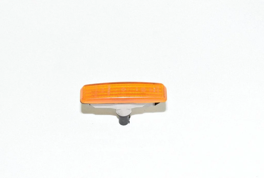 Front fender indicator light 8360589