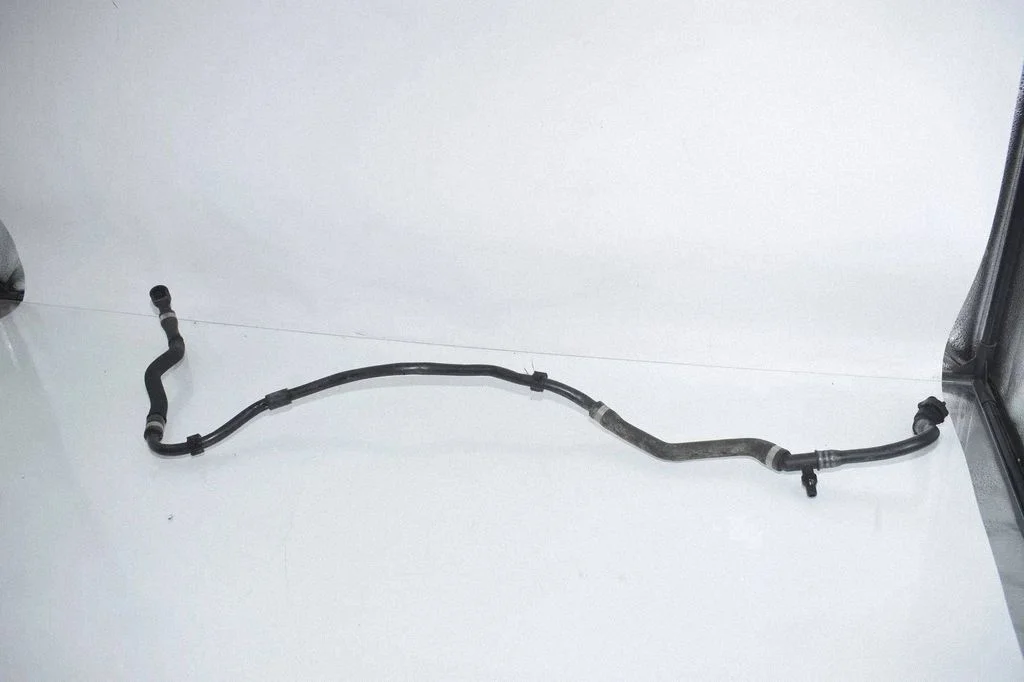 Engine coolant pipe/hose 8595472