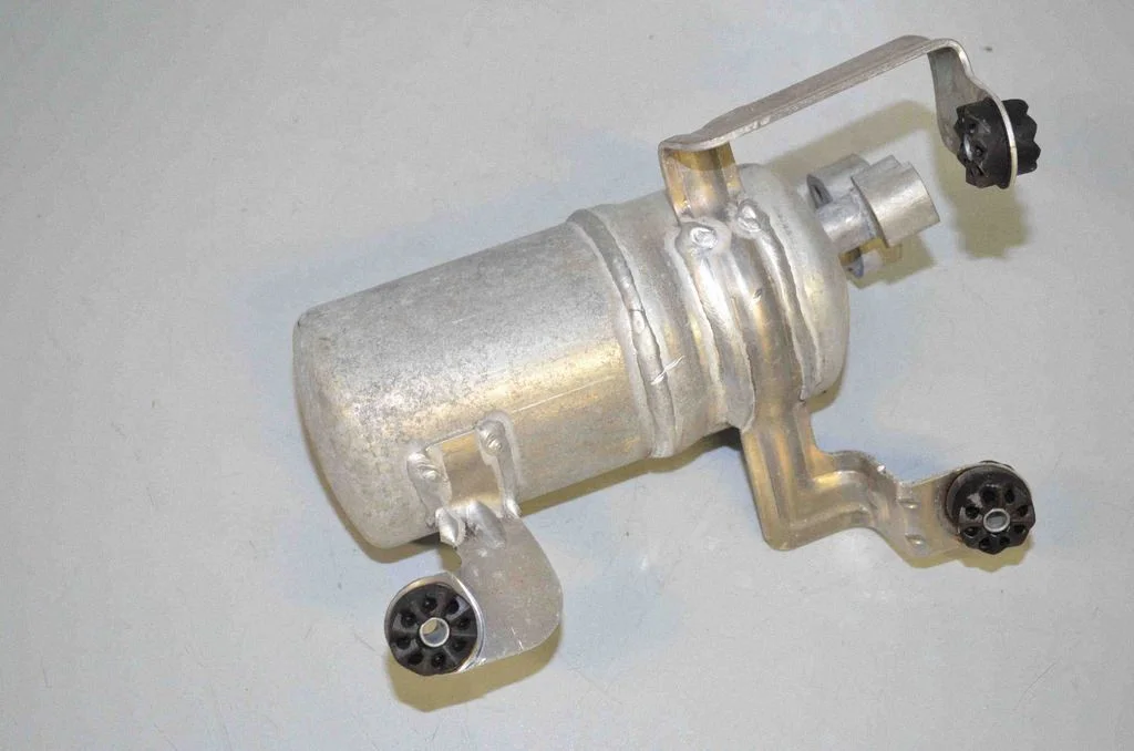 Air conditioning (A/C) air dryer 9290504