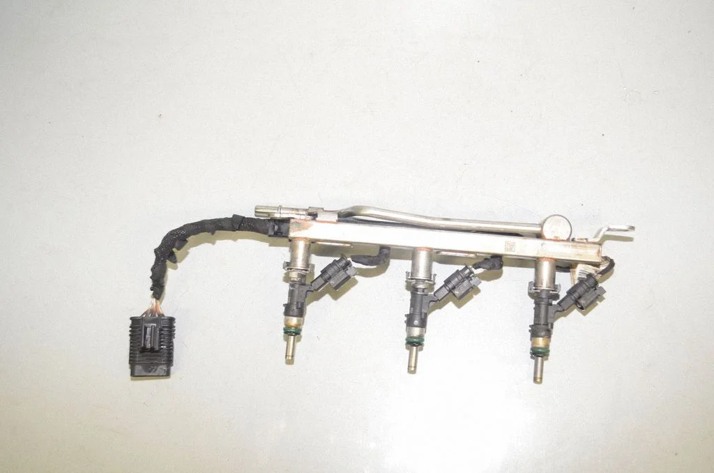 Fuel main line pipe 5A13102