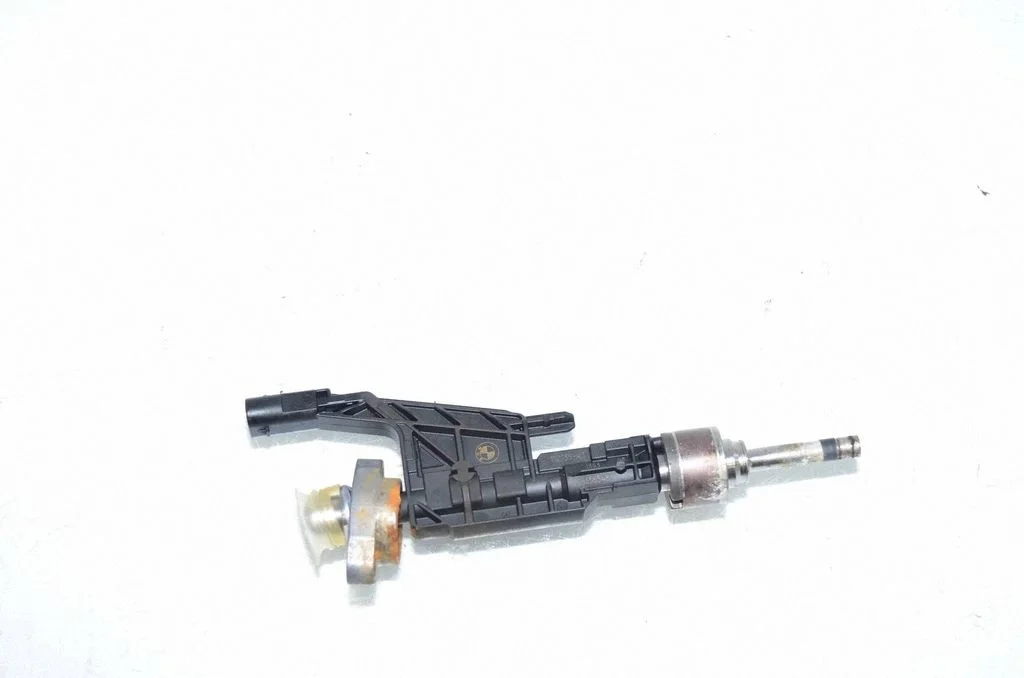 Fuel injector 8656548