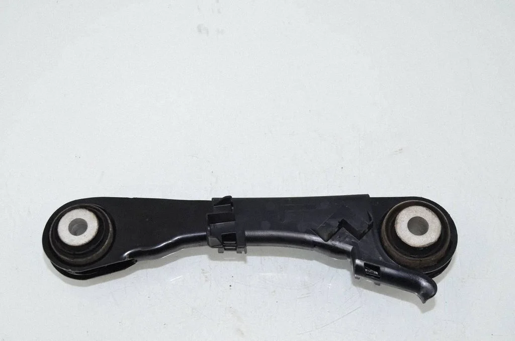 Rear upper control arm/wishbone 6867537