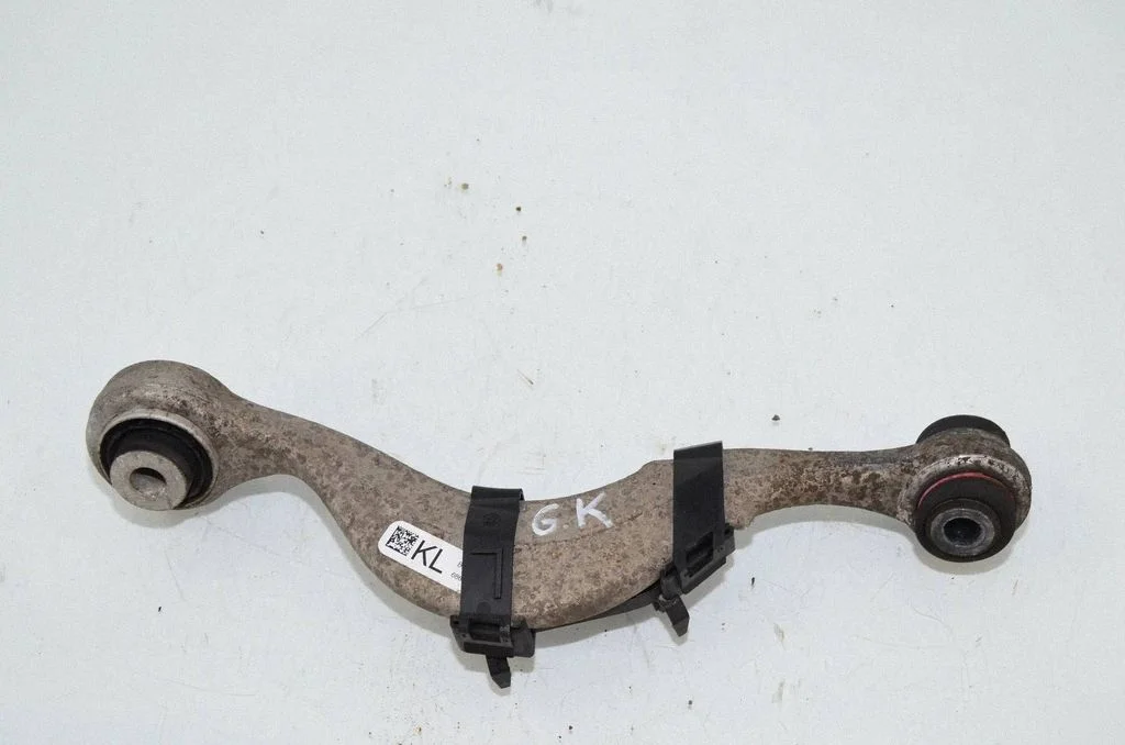 Rear upper control arm/wishbone 6861119