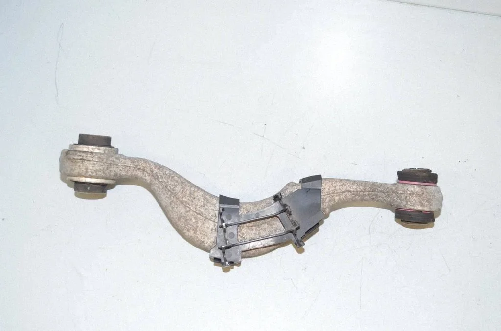 Rear upper control arm/wishbone 6861120