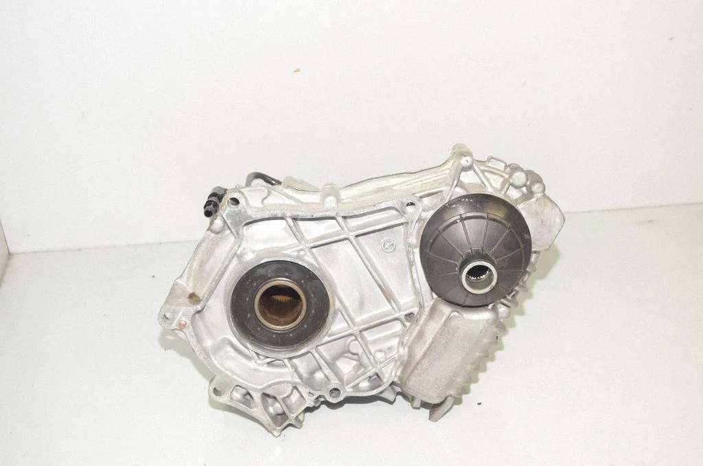Gearbox transfer box case 9469022