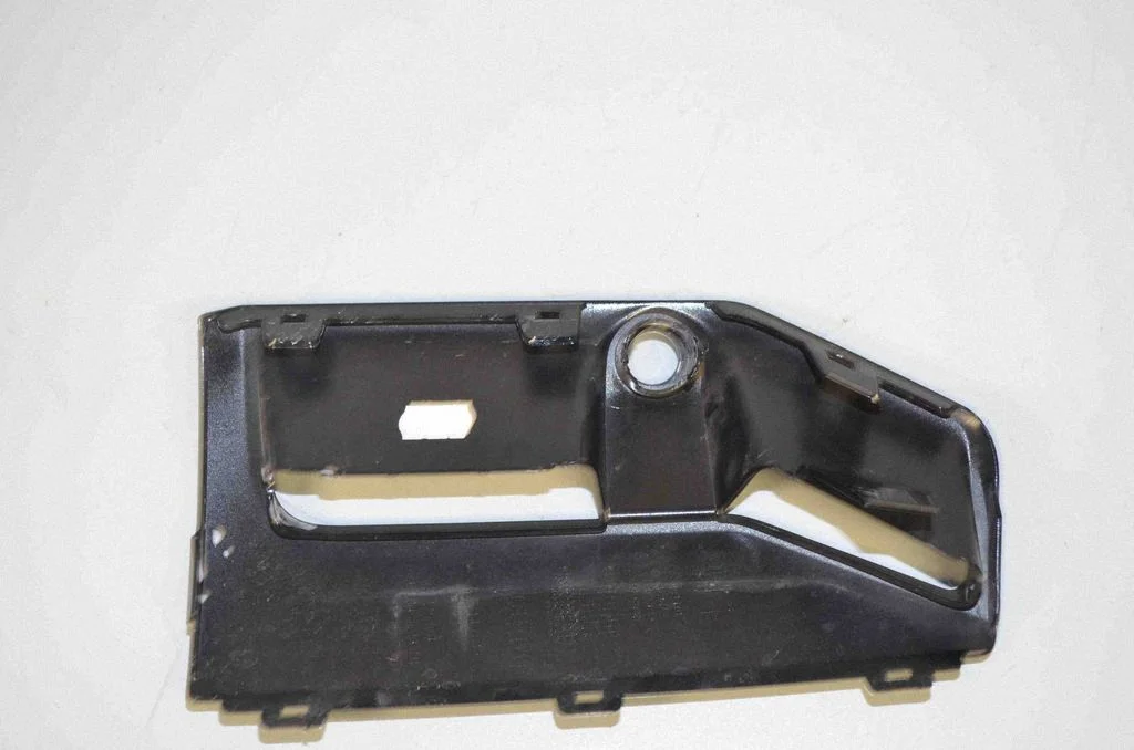 Esistange alumine võre (kolmeosaline) – BMW 7-seeria G70 (2022-)