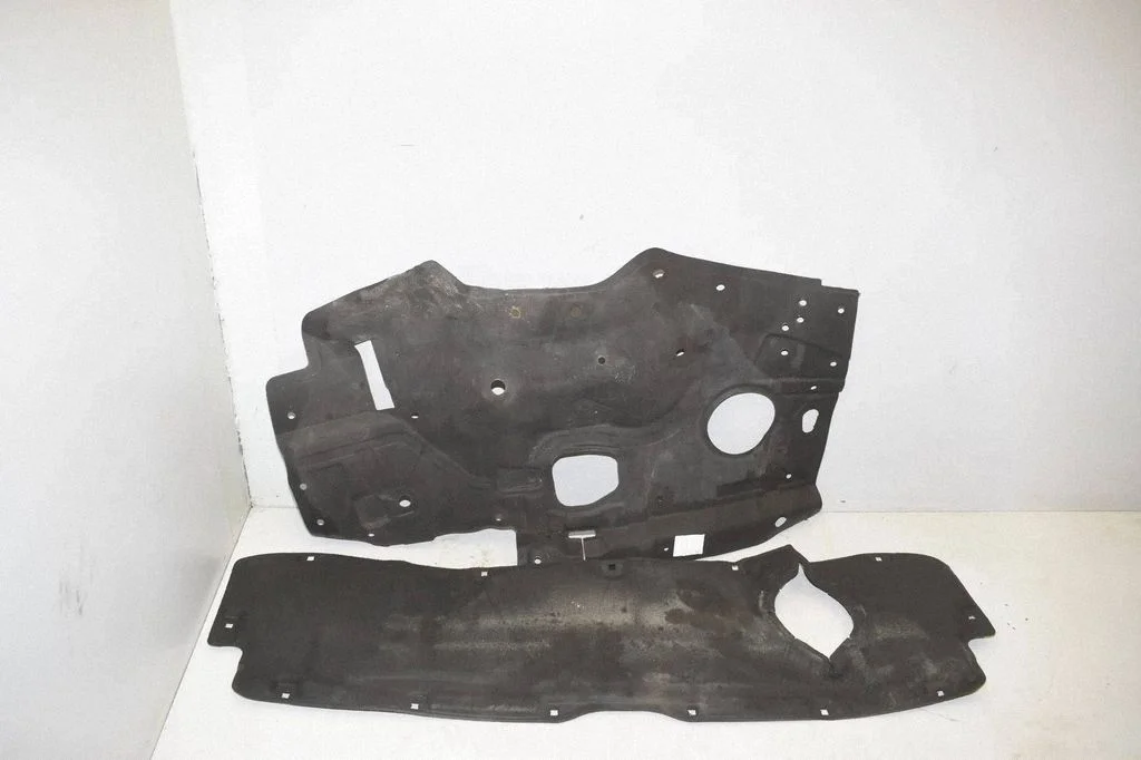 Engine bonnet/hood sound/heat insulation – Volkswagen Crafter Grand California (2019-)