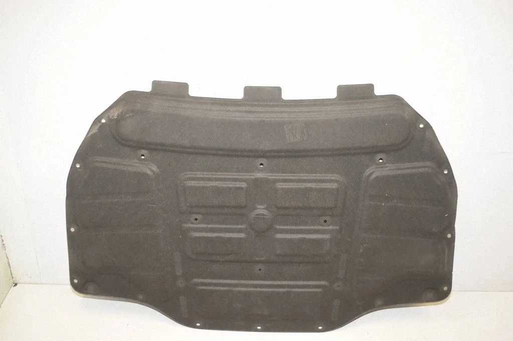 Engine bonnet/hood sound/heat insulation