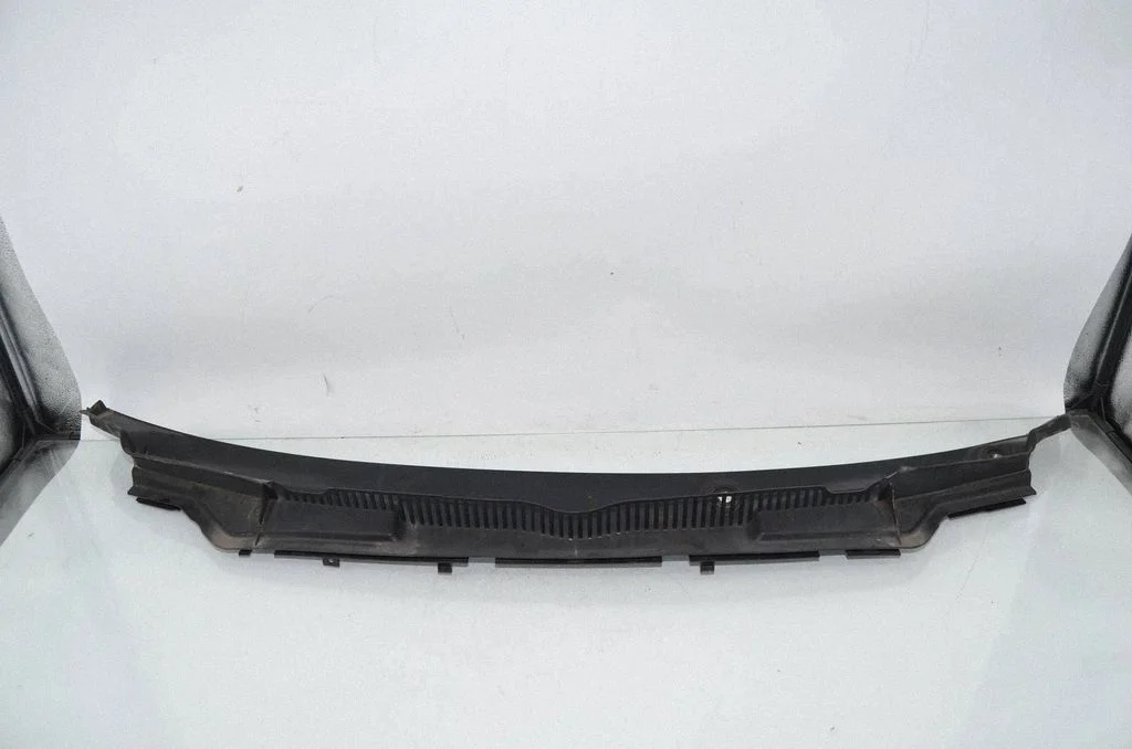 Wiper trim 7301015