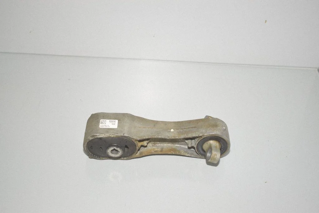 Gearbox mount 6885786