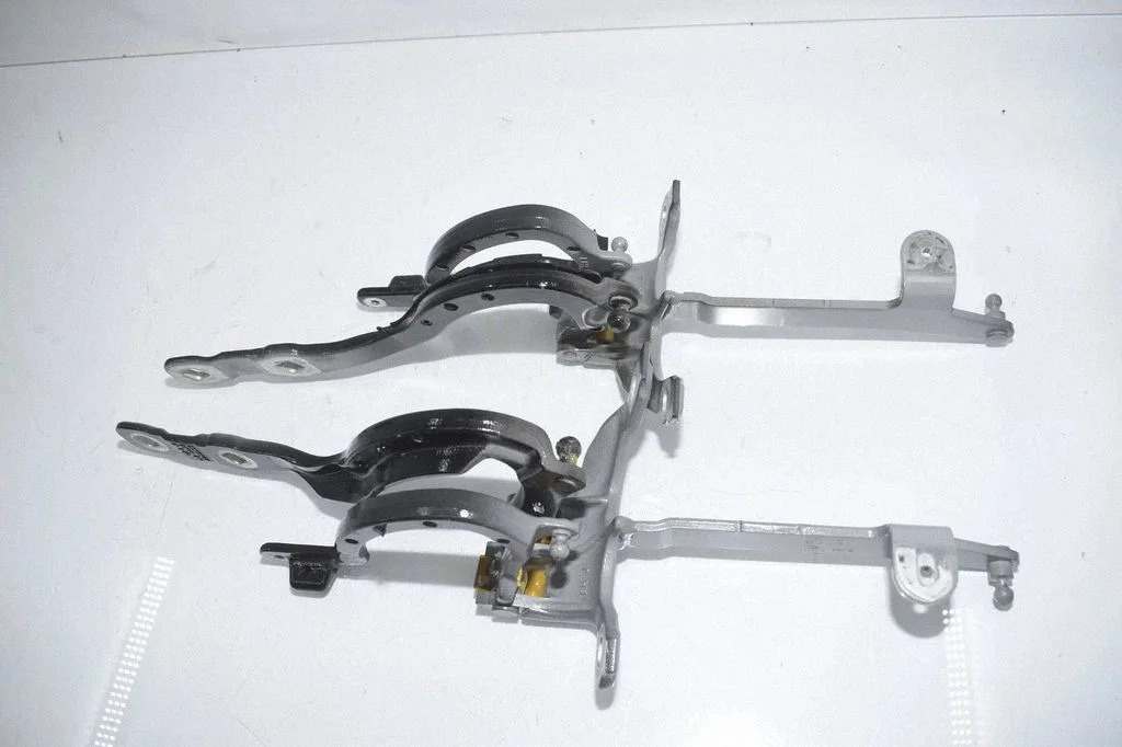 Tailgate/trunk/boot hinge 7390414