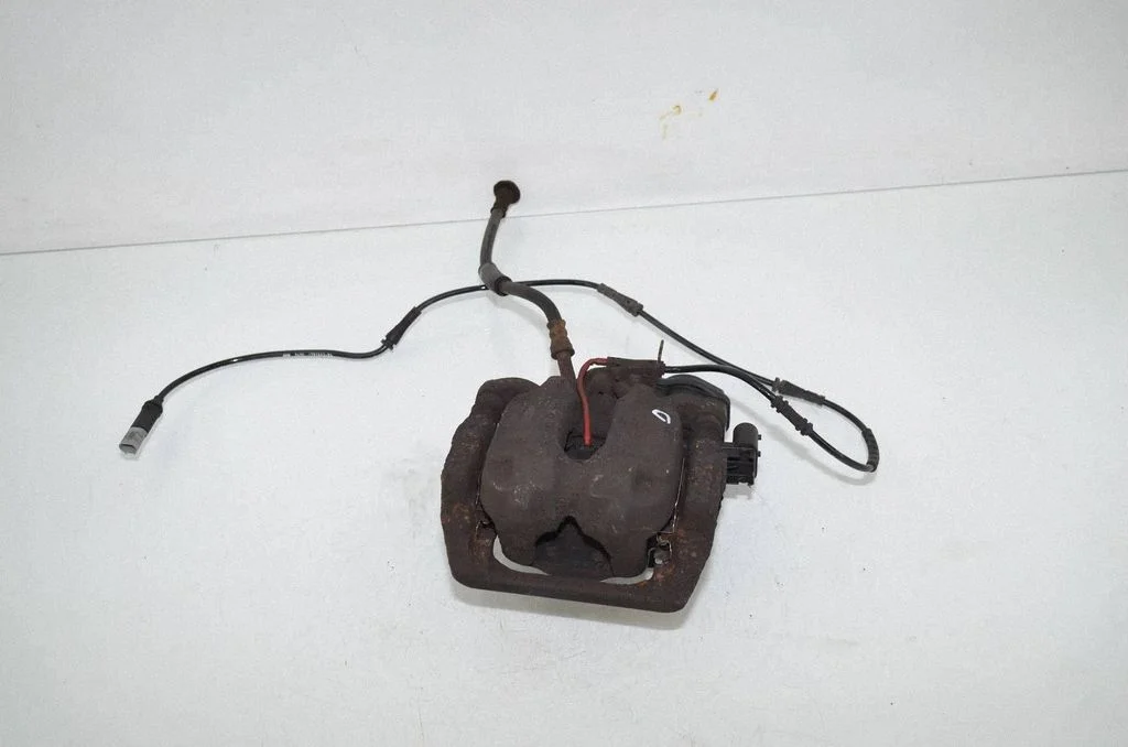Rear brake caliper 6793048