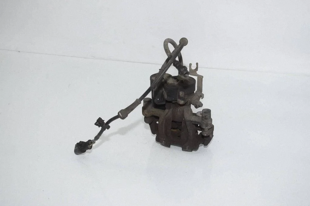 Tagumine pidurisadul 6883019