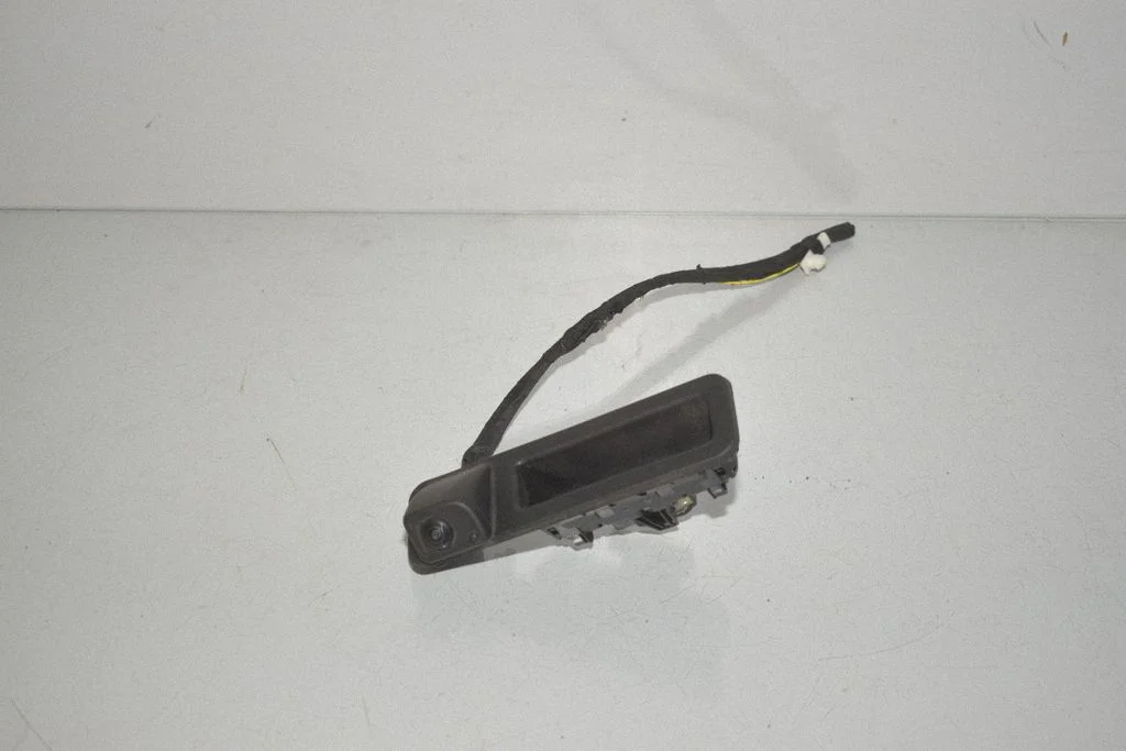 Tagaluugi avamiskäepide (kaameraga) – BMW X1 U11 (2022-)