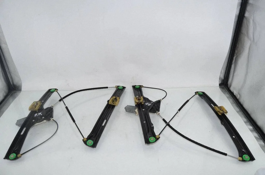 Front door window regulator with motor 7286483