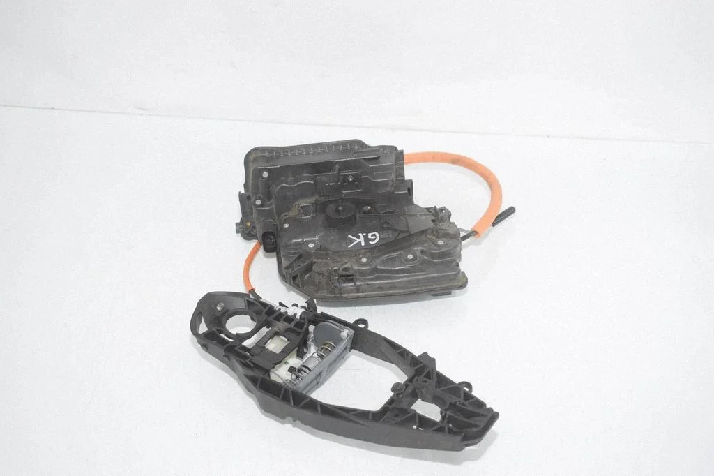 Rear door lock 7477689