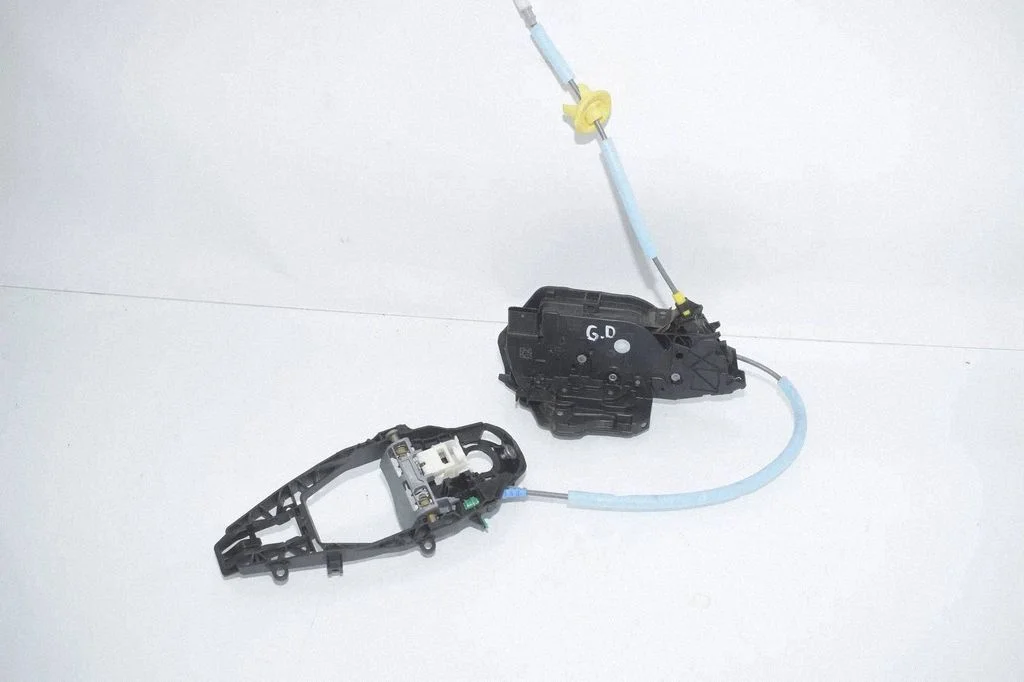 Rear door lock 7445046